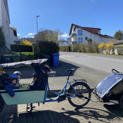 Lastenrad mit 7 Sitzplätzen Lastenrad mit 7 Sitzplätzen